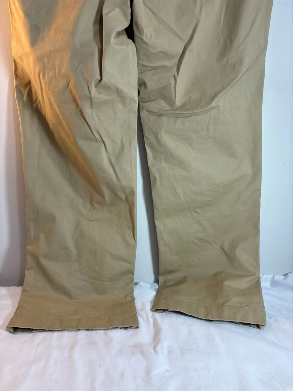 Tommy Hilfiger Men's Classic Khaki Pants - Neutral Tan. 1102